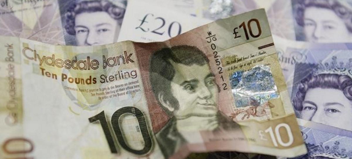 La libra vuelve a desplomarse por el temor al "brexit duro"