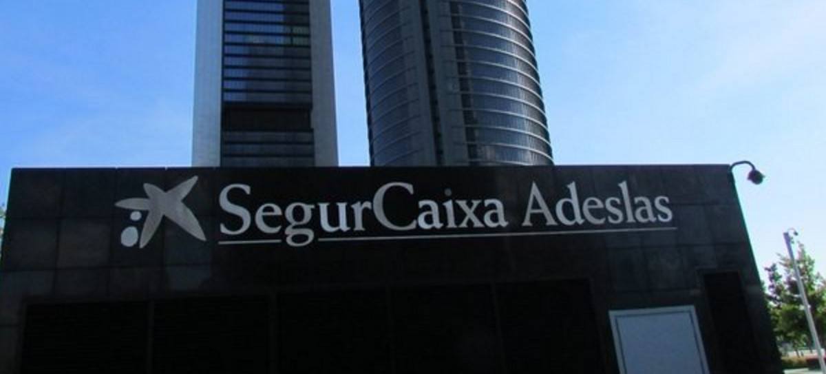 SegurCaixa Adeslas crea un fondo de 160 millones para ayudar a sus médicos