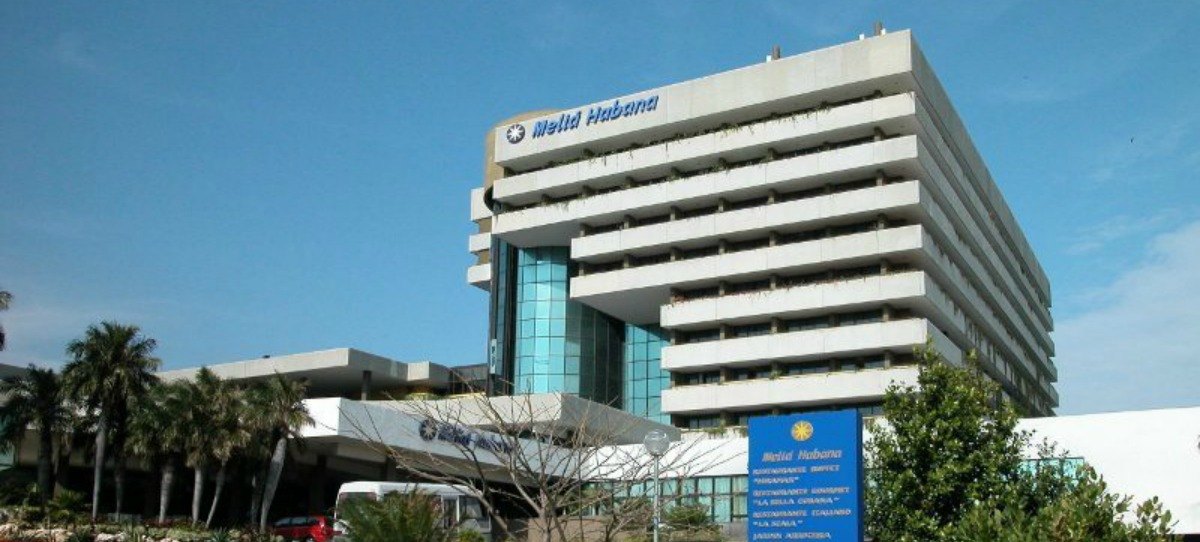 Melia Hoteles e IAG caen con fuerza en bolsa ante nueva variante de covid-19