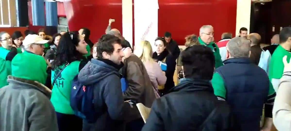 Escrache contra Endesa por cortar la luz a una familia vulnerable