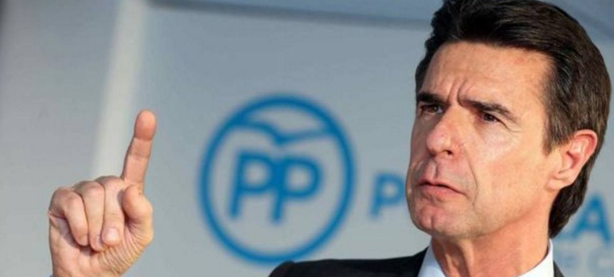 José Manuel Soria, de cargarse las renovables en España a cobrar por defenderlas en el extranjero