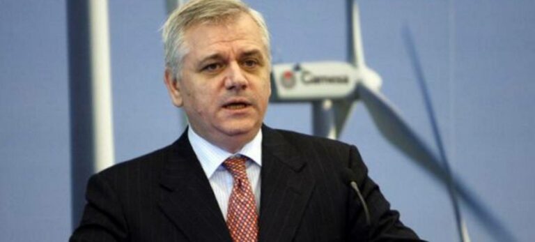 Guillermo Ulacia, Presidente de Tubos Reunidos