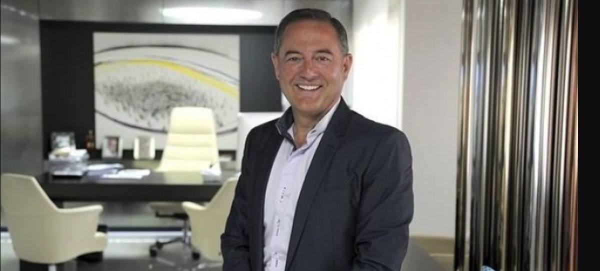 Trinitario Casanova compra Preciados 13 y el Hotel Carlos V