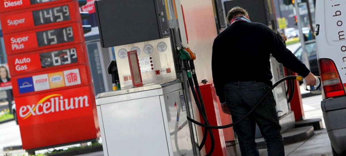Competencia multa a siete gasolineras por no detallar precios ni ventas