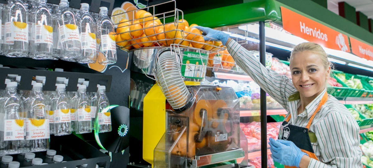Mercadona implanta el servicio de zumo de naranja recién exprimido en todas sus tiendas