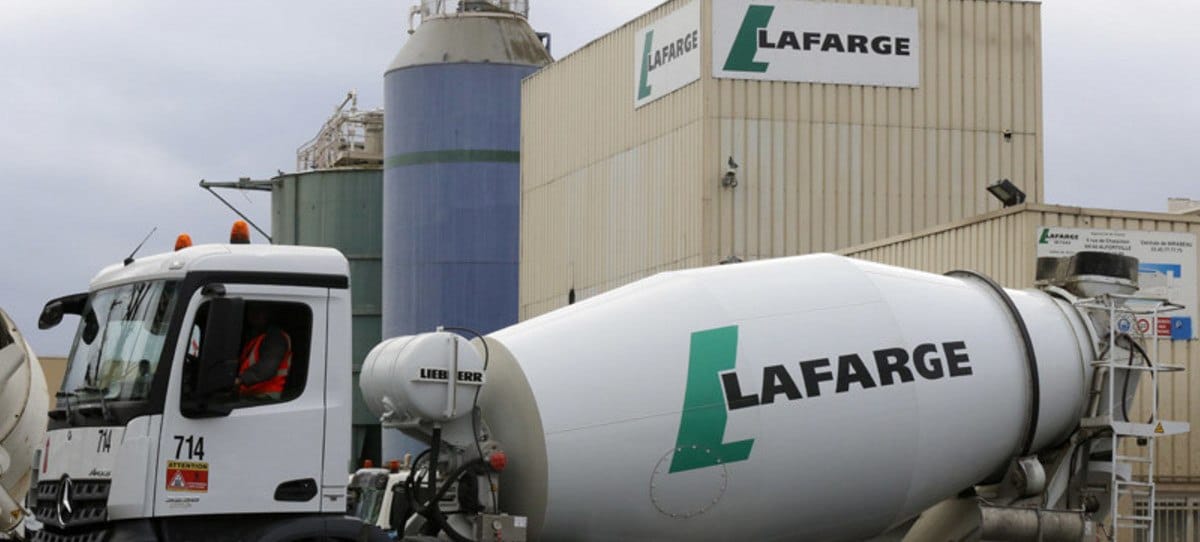 La cementera Lafarge acepta una multa de 778 millones por dar apoyo a yihadistas en Siria