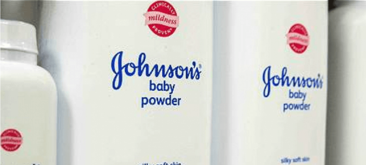 Johnson & Johnson, condenada a pagar 353 millones por un cáncer asociado a su talco