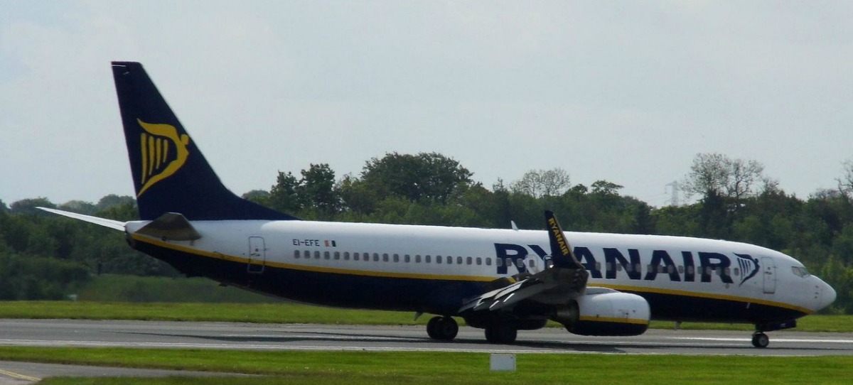 Ryanair ofrece un 15% de descuento y facturación gratuita a estudiantes Erasmus