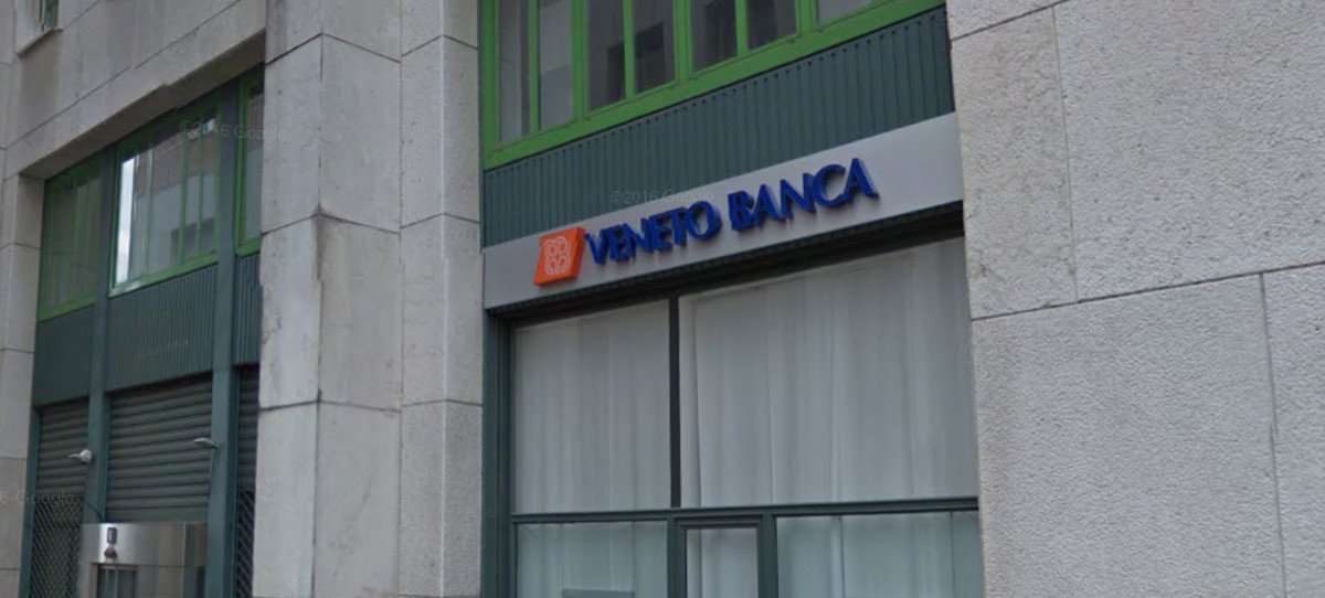 Un banco italiano exige comprar sus acciones para acceder al préstamo