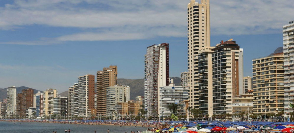 Comienzan en Benidorm las obras de un nuevo rascacielos de 36 alturas con piscina cubierta en la planta 26