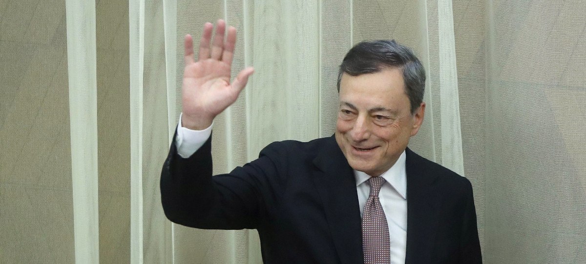 Draghi apremia a los bancos a prepararse «a tiempo» para el «brexit»