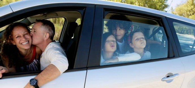 Qué hacer para viajar con niños y no morir en el intento