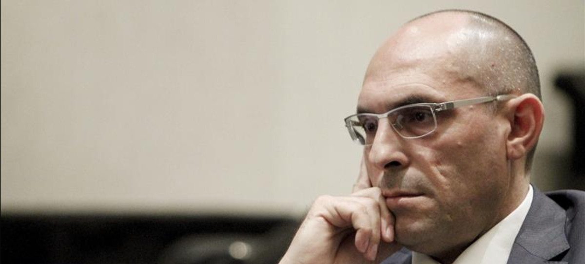 Accionistas minoritarios de Popular contratan al inhabilitado juez Elpidio Silva