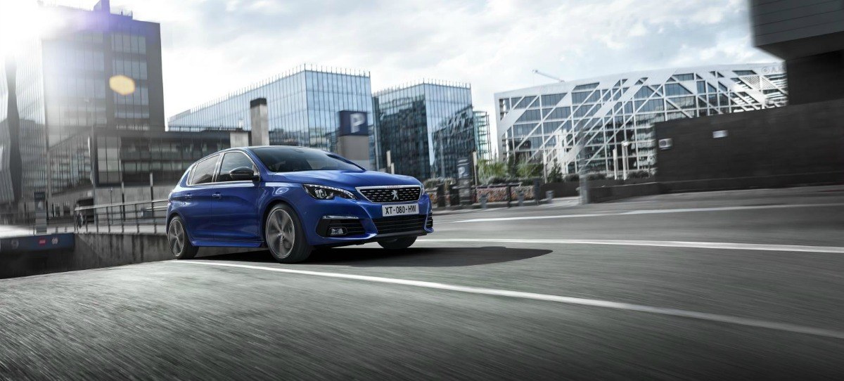 La nueva generación del Peugeot 308 llega a los concesionarios españoles