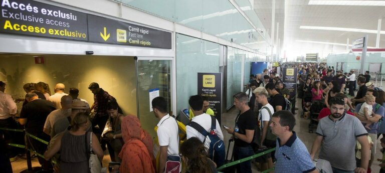 Colas en el Aeropuerto de El Prat durante las pasadas jornadas de huelga de Eulen