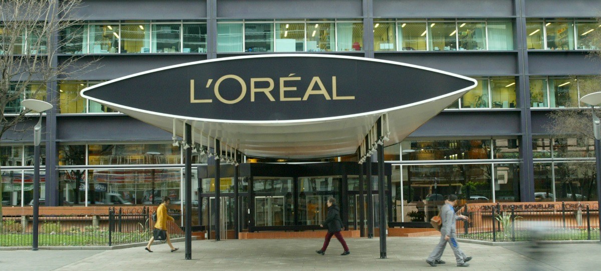 Un ex monje denuncia a L’Oreal por vender una crema antiarrugas con su patente