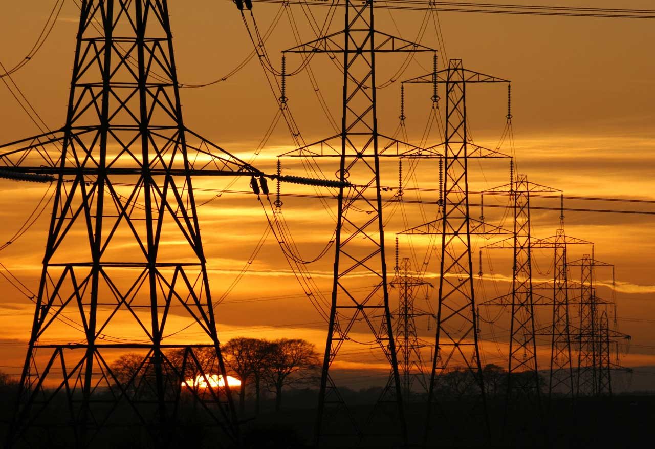 La luz se dispara un 64% y el gas duplica su precio en los primeros 15 días de diciembre