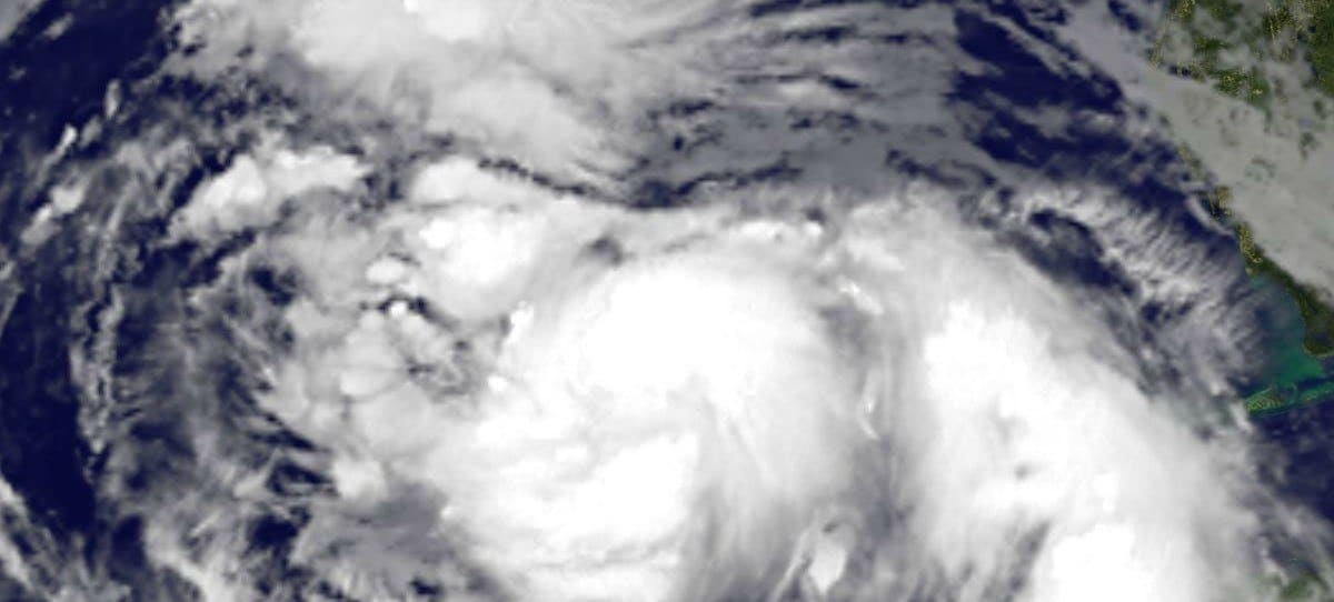 La tormenta Nate interrumpe el 90% de la producción de petróleo en el golfo de México