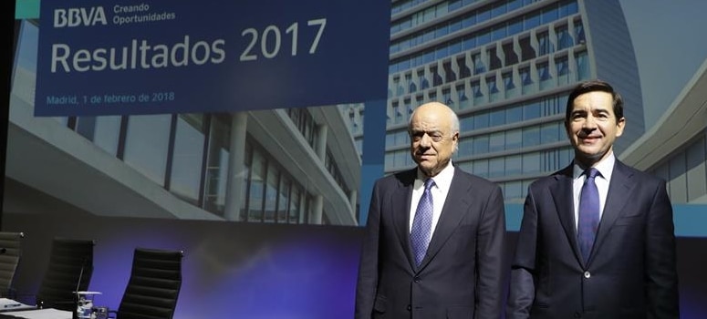 Carlos Torres, desbordado por el caso Villarejo-FG, dice a sus empleados que el BBVA es un banco honesto