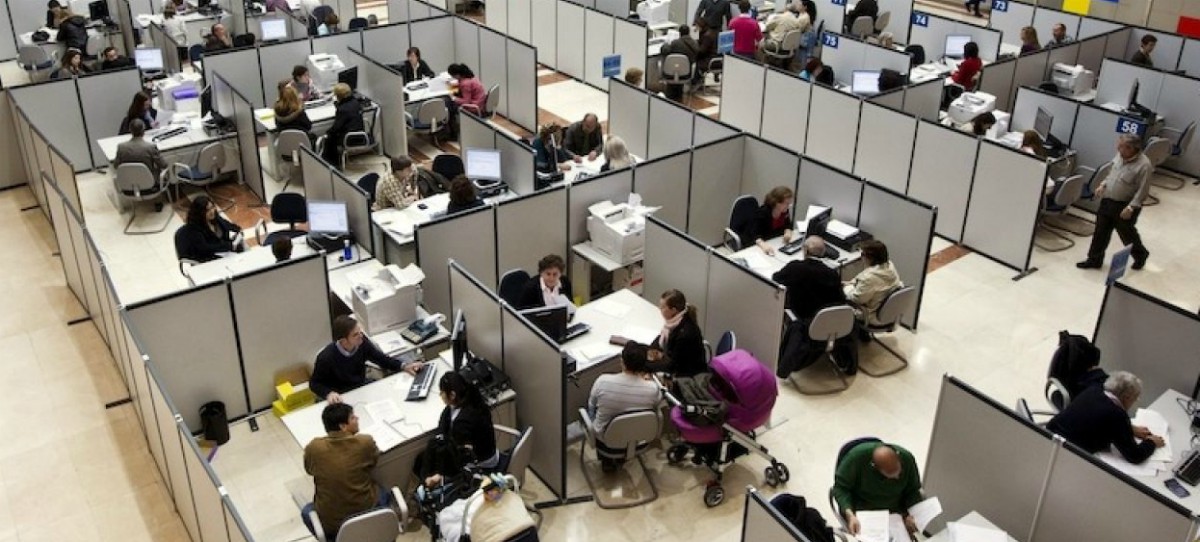 Los empleados públicos suman y siguen: ya son 2,6 millones