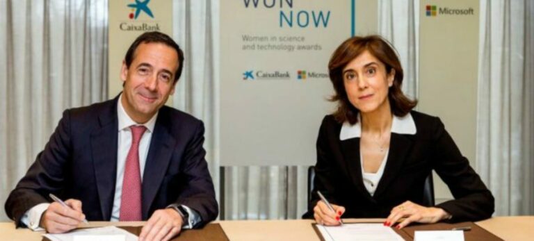 Gonzalo Gortázar (CaixaBank) y Pilar López (Microsoft) en la creación de los premios Wonnow