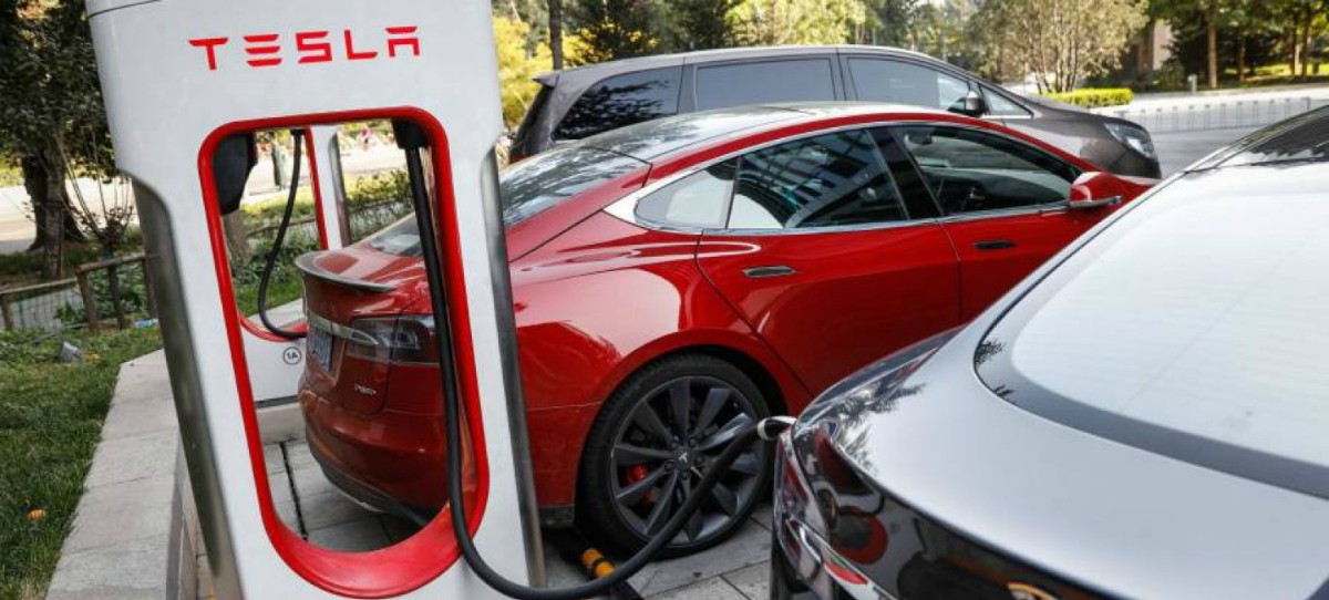 Valencia se vuelca con Tesla