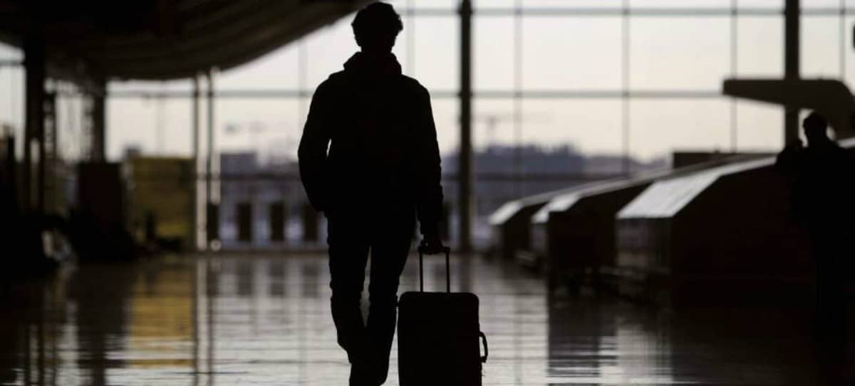 Bruselas propone suspender las licencias a las aerolíneas que favorezcan la migración irregular