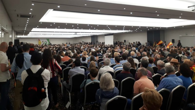 Más de mil barceloneses llenan el gran acto de VOX: ‘La España por venir’
