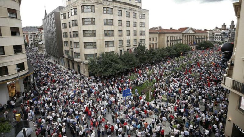 Navarra y Valencia, contra la imposición lingüística de euskera y valenciano