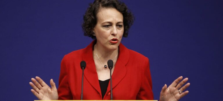 Magdalena Valerio, ministra de Trabajo, Migración y Seguridad Social
