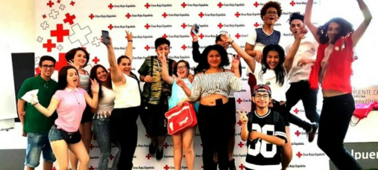 Fotografía facilitada por Cruz Roja que muestra a los participantes del programa de empleo.