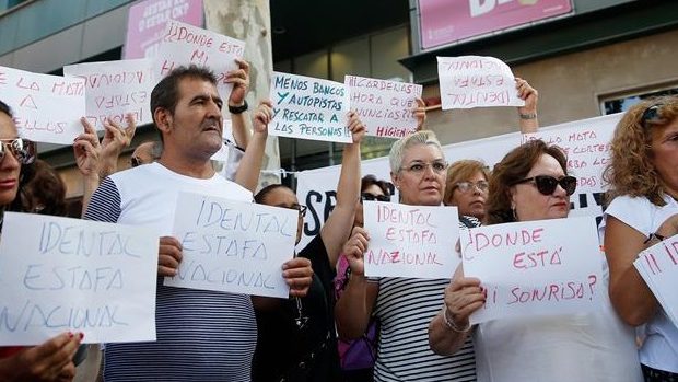El juez del caso iDental exige a bancos y empresas de recobro que no reclamen a los afectados