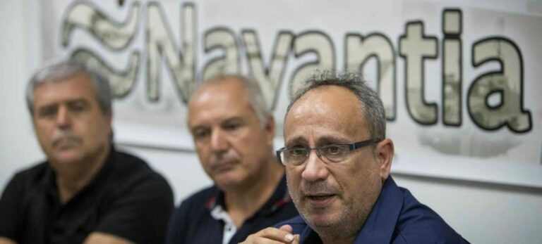 El presidente del comité de empresa del astillero de Navantia San Fernando, Jesús Peralta en rueda de prensa en San Fernando (Cádiz)