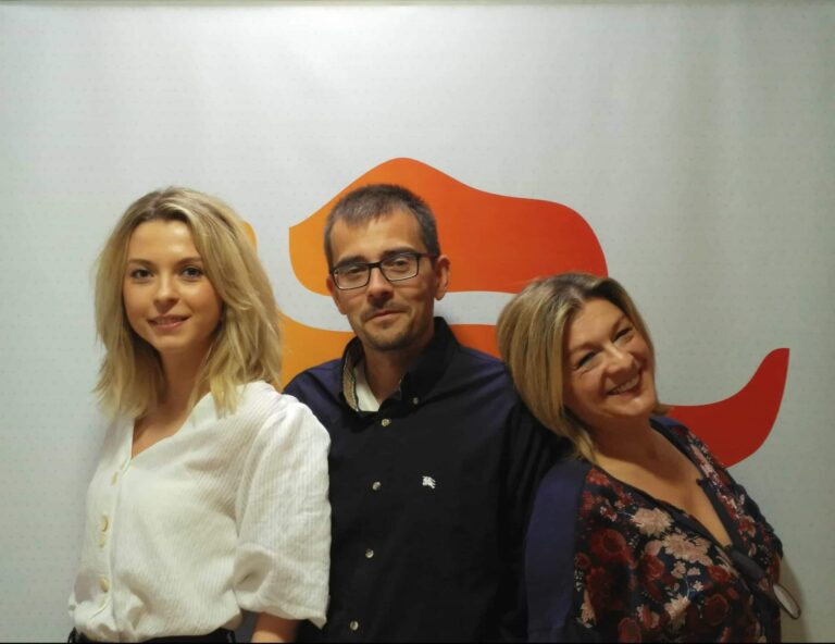 A Media Sesión