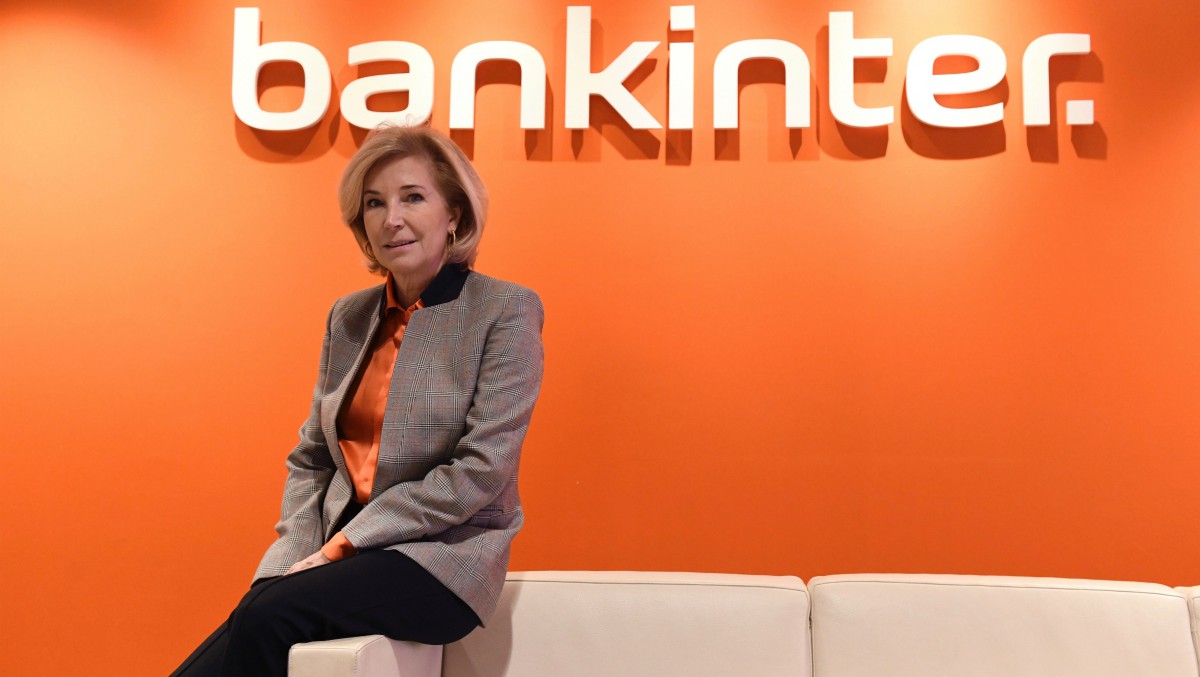 María Dolores Dancausa recomienda al Gobierno que se dedique a crear empleo en vez de subir el SMI