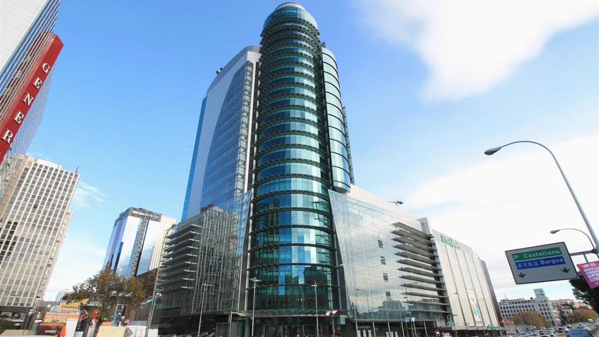 La consultora EY detecta un positivo en coronavirus en su sede de la Torre Azca en Madrid