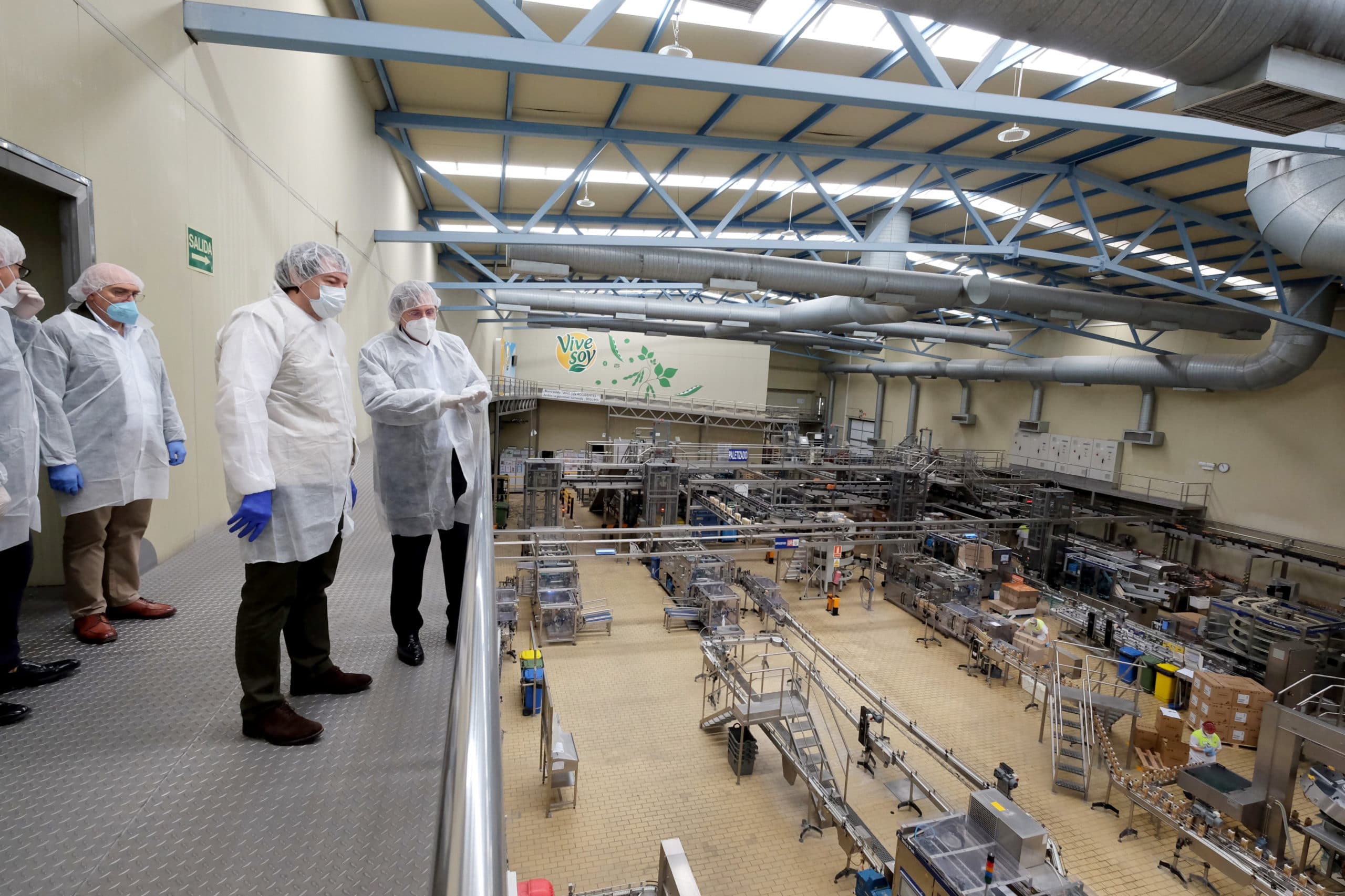 Mañueco anuncia 65 millones para apoyar el empleo en el sector agroalimentario