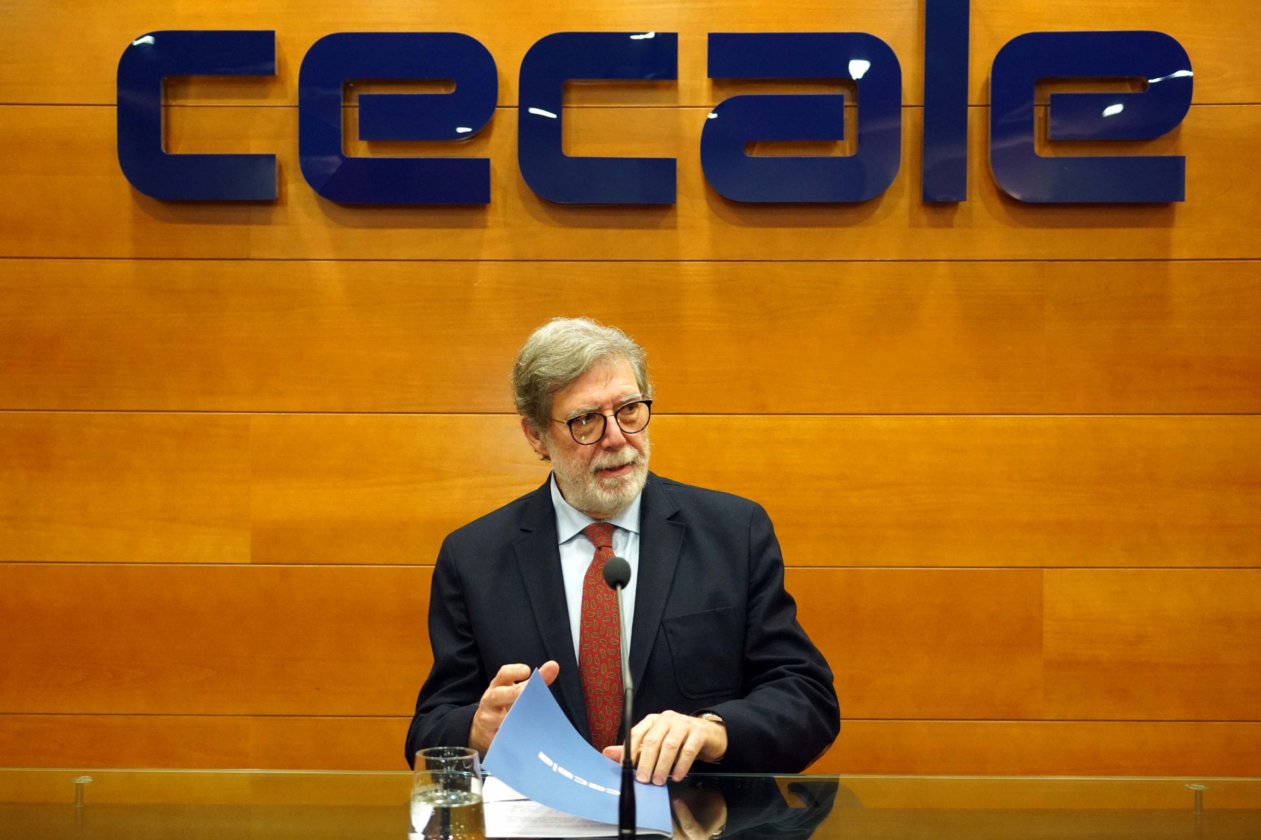 Cecale recuerda que sus peticiones son para salvar miles de empleos