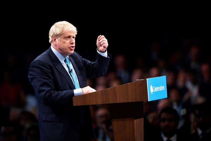 Johnson ingresa en un hospital por «precaución» ante sus síntomas de COVID-19