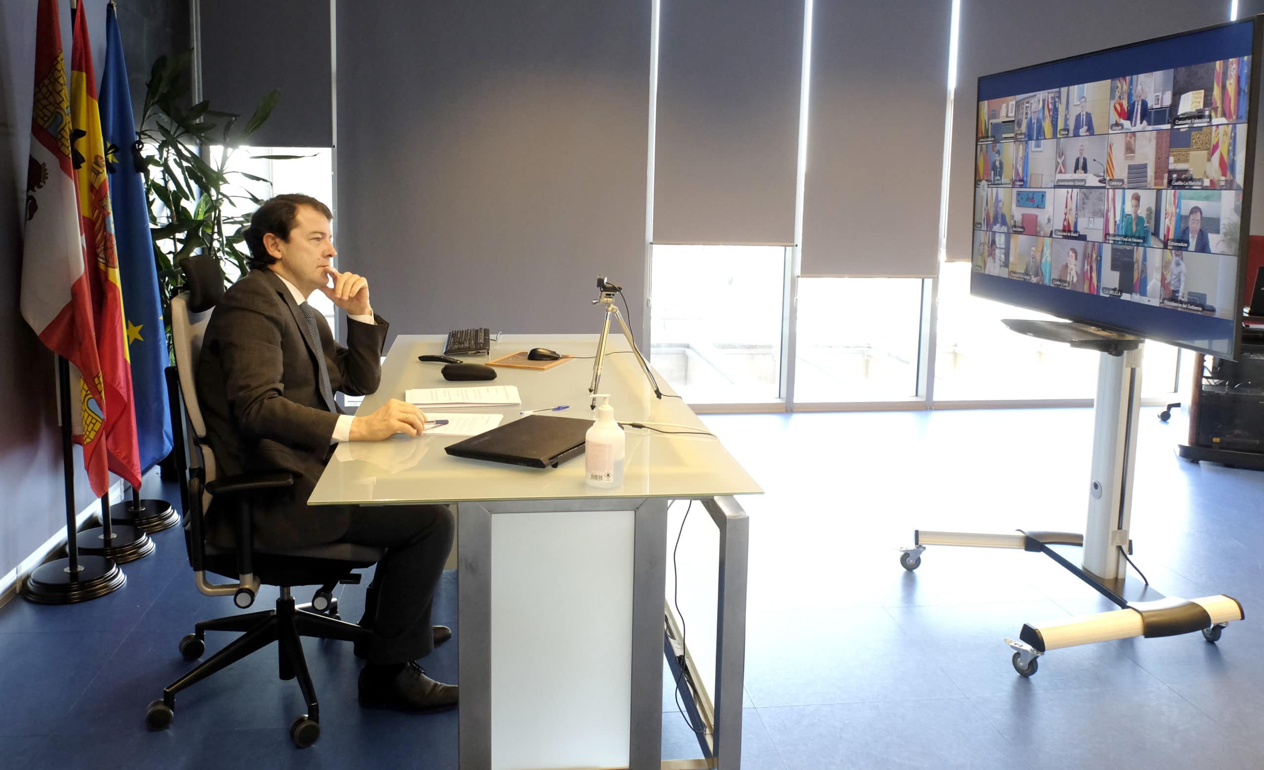 Mañueco denuncia la discriminación e inseguridad jurídica que supone el acuerdo con los proetarras