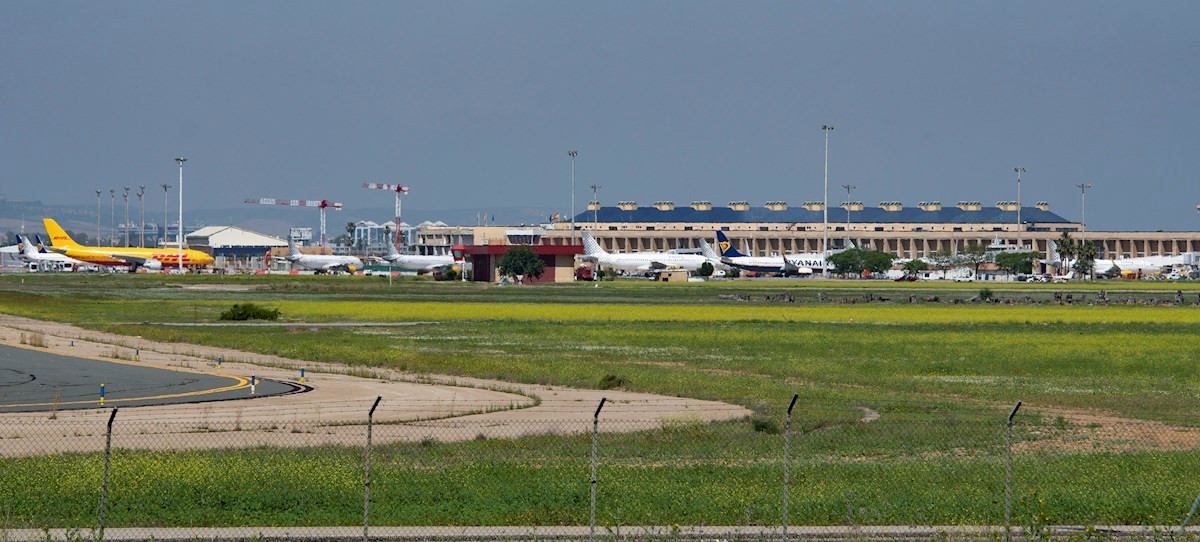 Huelga de controladores en 16 aeropuertos españoles desde el lunes