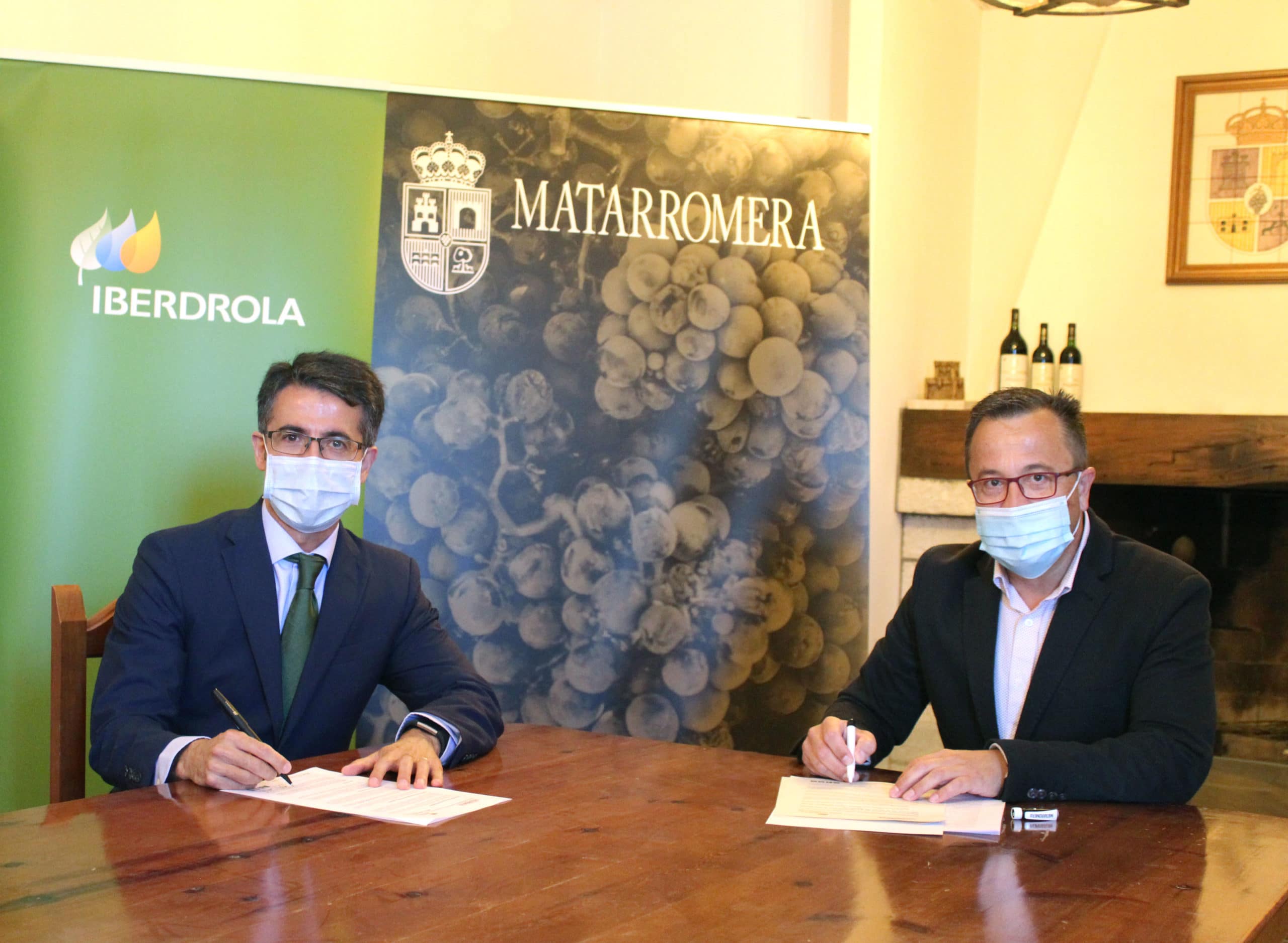 Iberdrola y Matarromera instalan ‘electrolineras’ en Valladolid, La Rioja y Orense