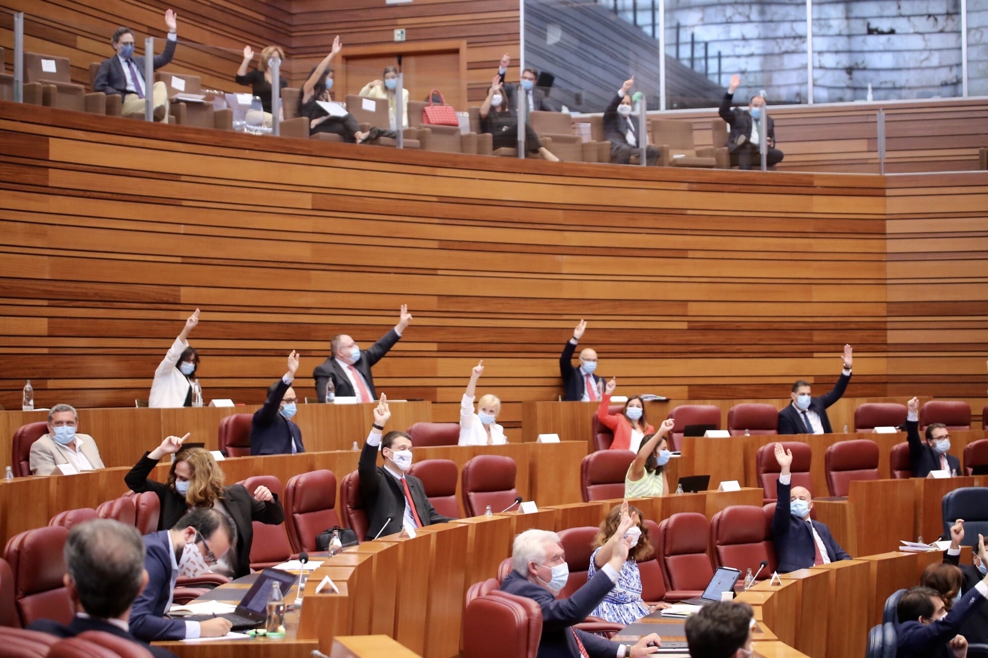 Las Cortes, con los votos de PP, Cs y Vox, piden que se suspenda la ‘Ley Celaá’