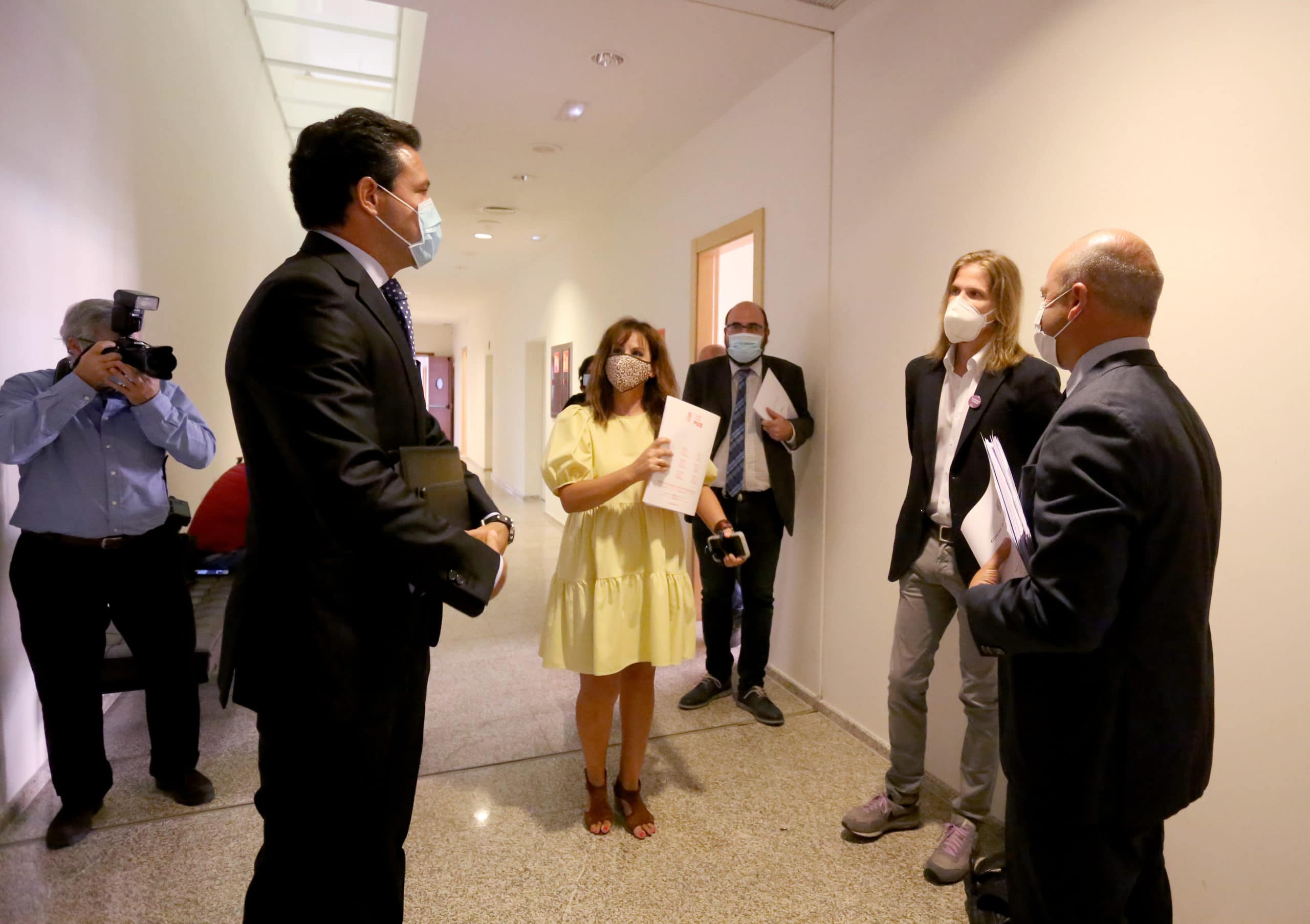 PP y Cs defienden la eficacia de la externalización de las pruebas PCR