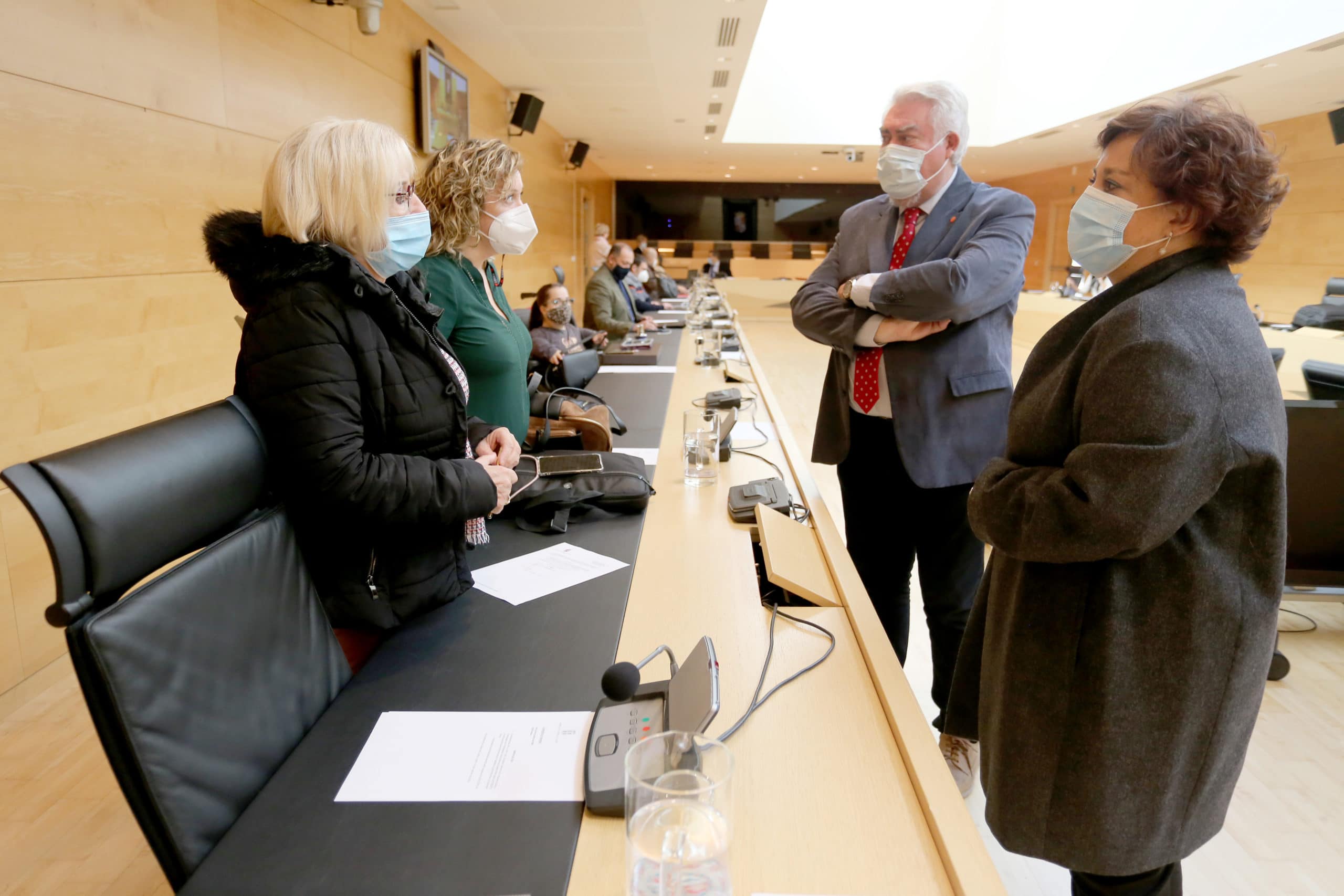 La Comunidad pasará de 166 a 227 puestos de UCI antes de que empiece noviembre