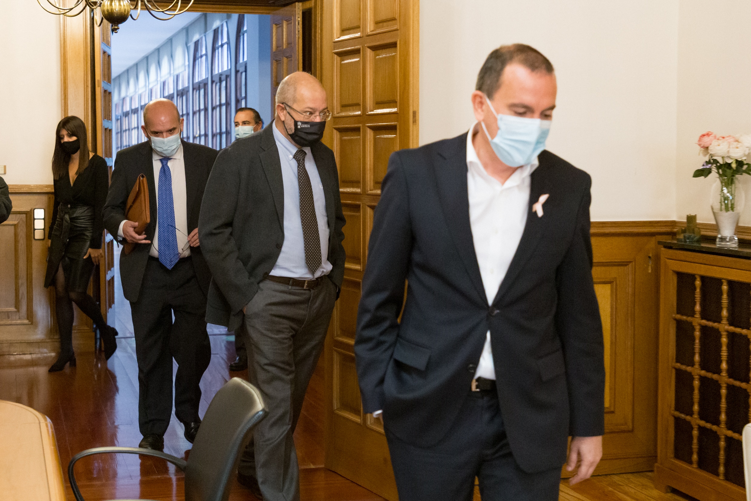 Igea cree que estamos dando «un deplorable espectáculo ante el mundo»