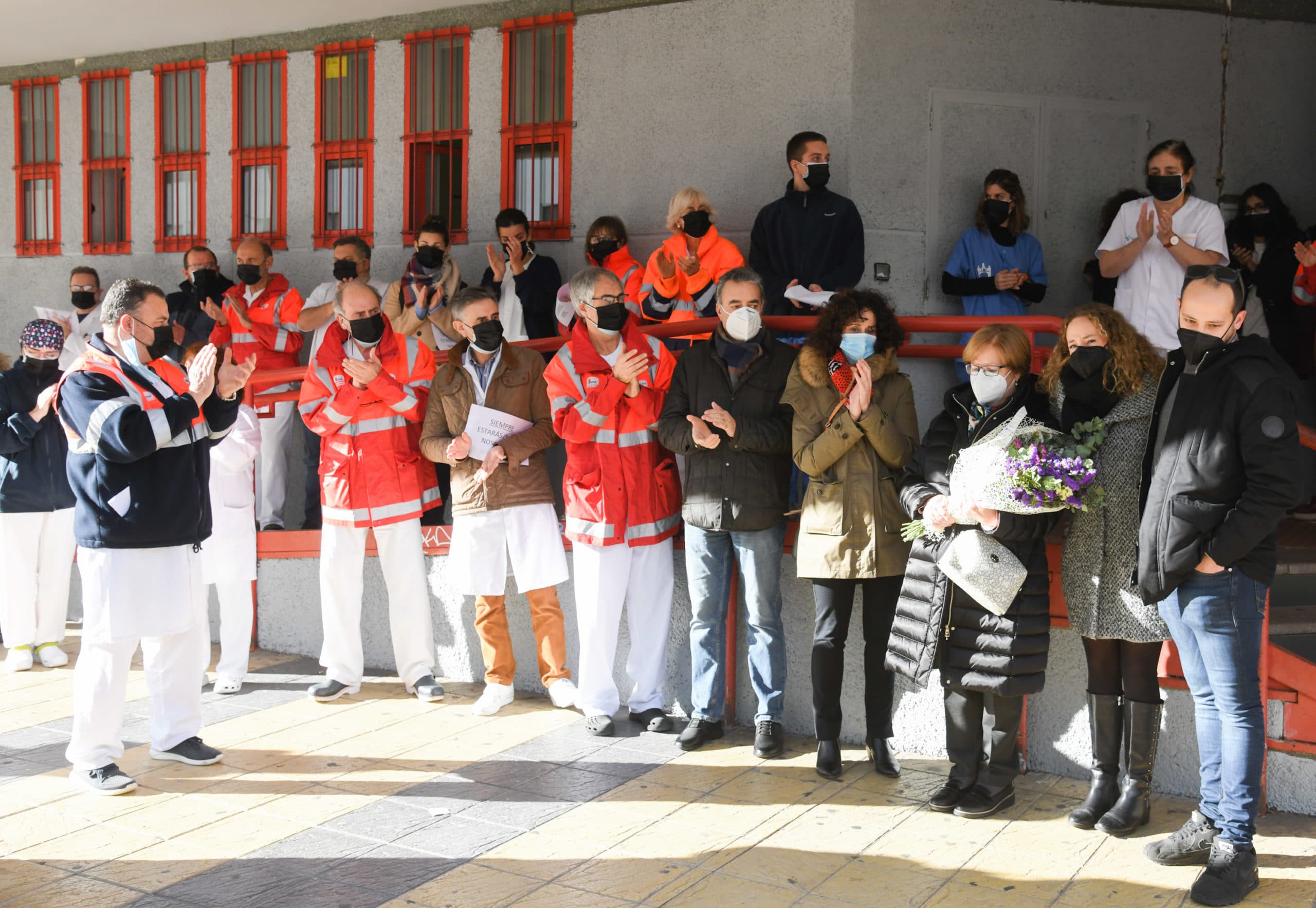 Sanitarios de Burgos homenajean a los profesionales muertos durante la pandemia