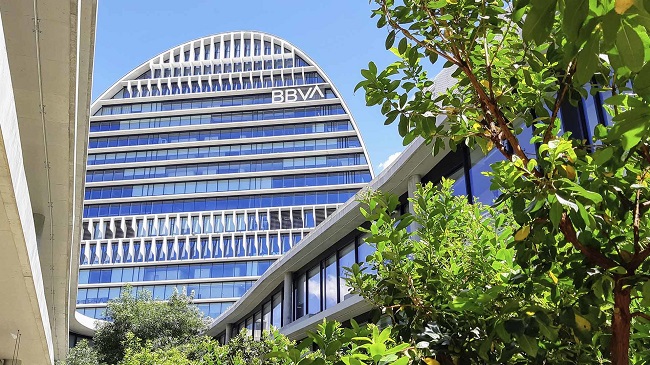 BBVA alcanza un año antes de lo previsto el 50% de su objetivo de financiación sostenible