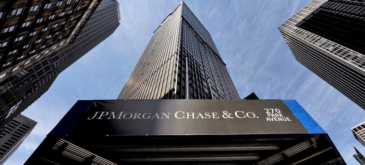 JPMorgan apuesta por la inflación acumulando efectivo