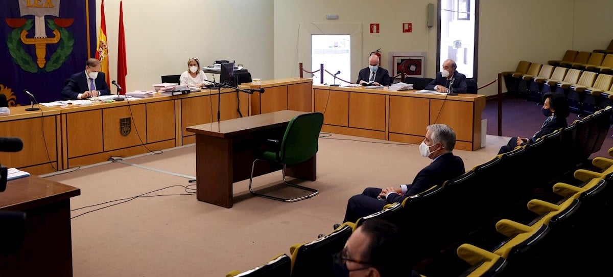 Orcel devuelve 9,6 millones de euros al Banco Santander
